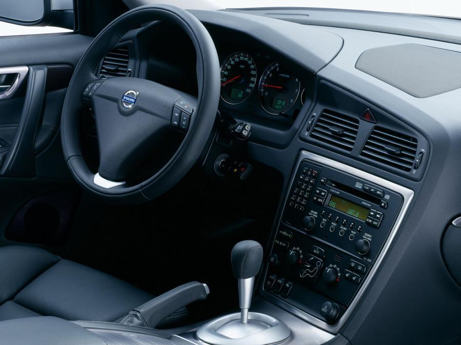  Volvo S60 2004 года  (фото 2 из 9)